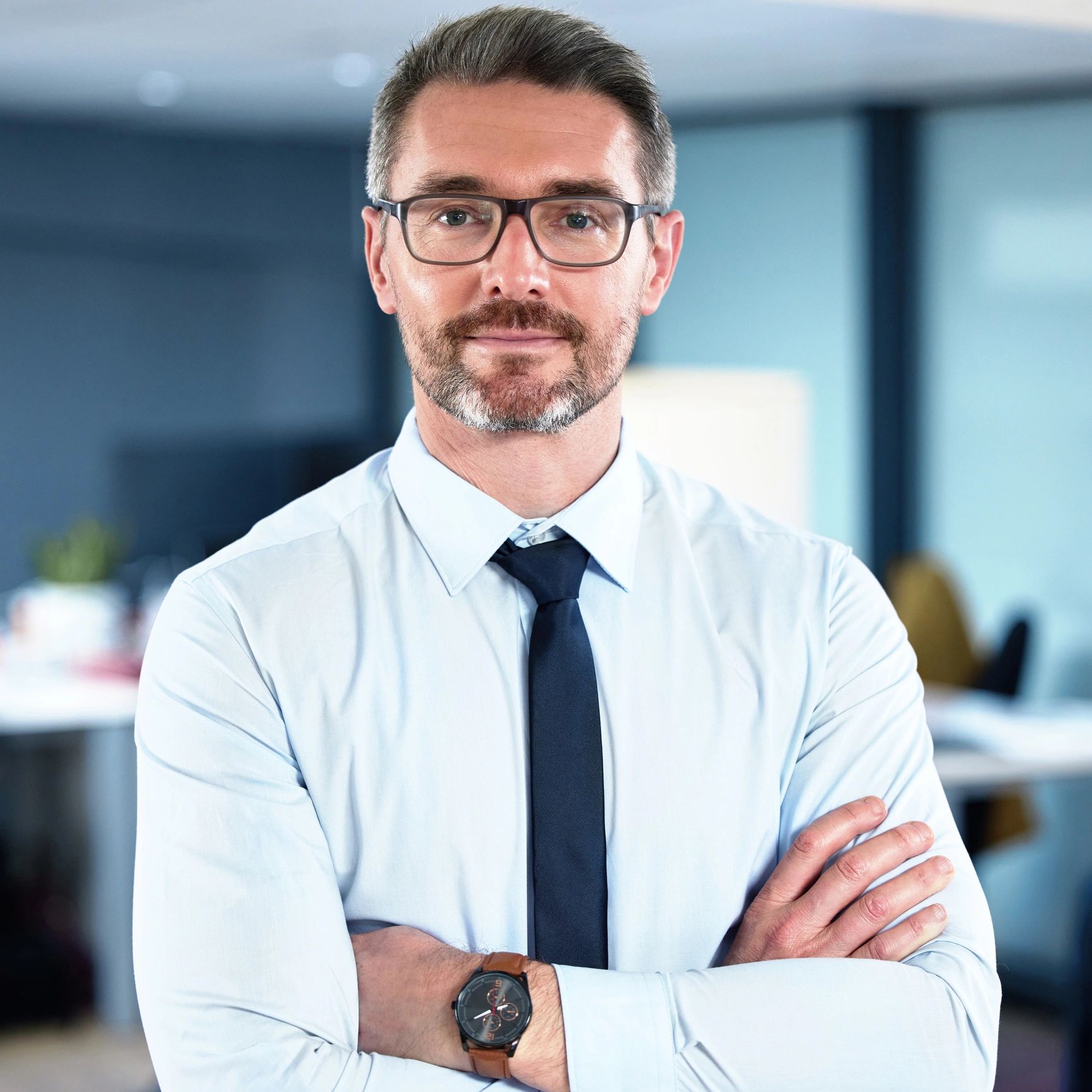 Client testimonial headshot of an operations director